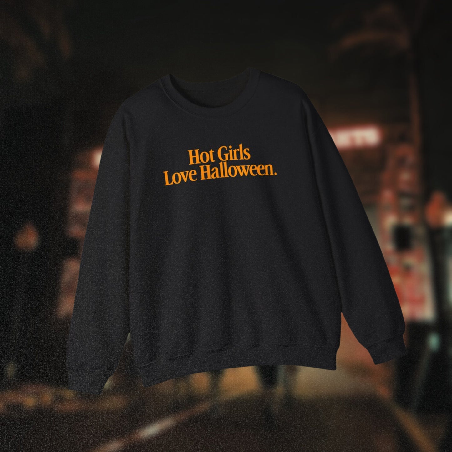 'HOT GIRLS 🧡 HALLOWEEN' - SWEATSHIRT